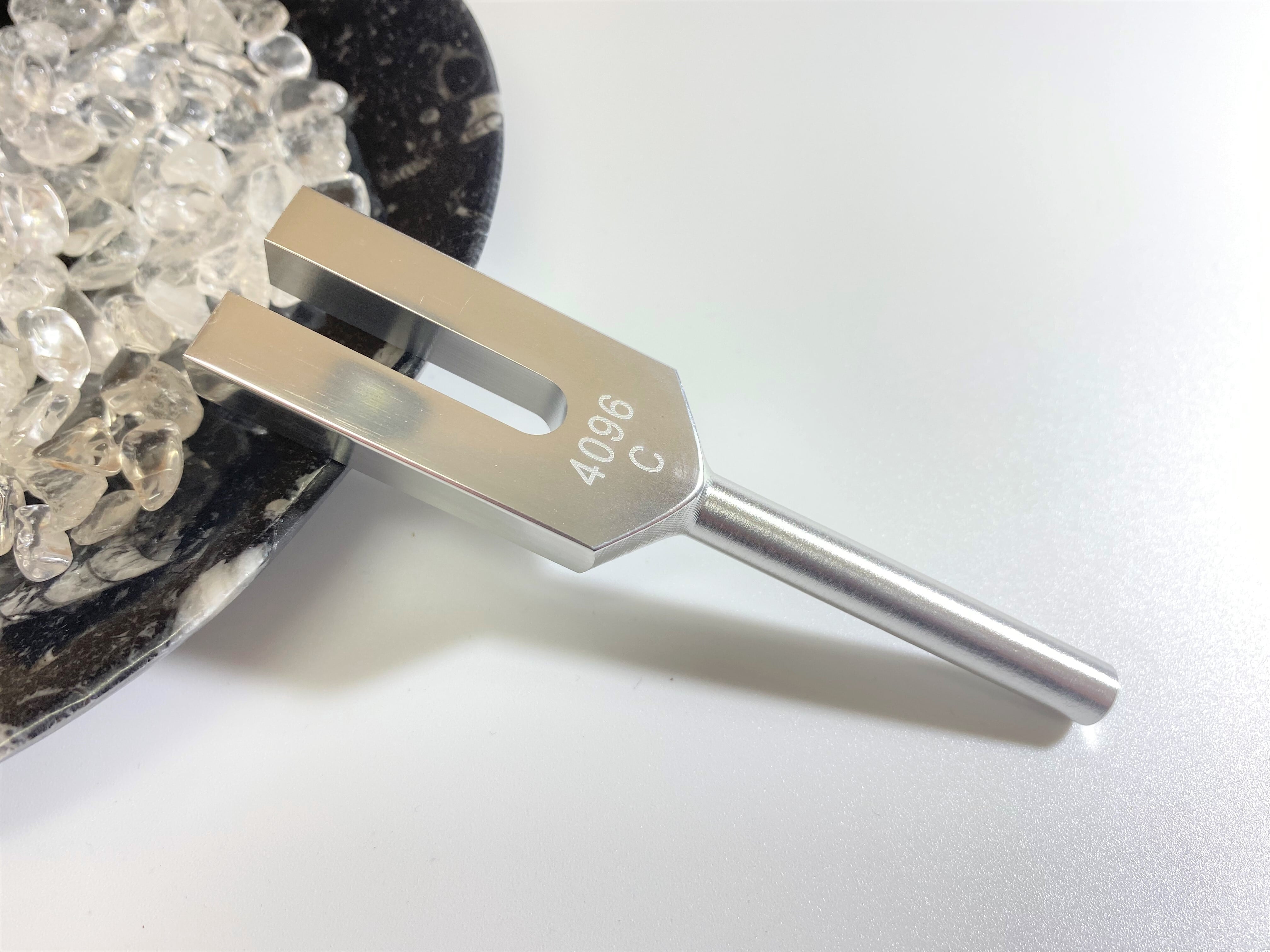 ★特選NEW★4096Hzエンジェル【クリスタル♢クリスタル♢アメジスト】❤️ ✦天使の音✦ クリスタルチューナー 4096Hz | 天然石専門店