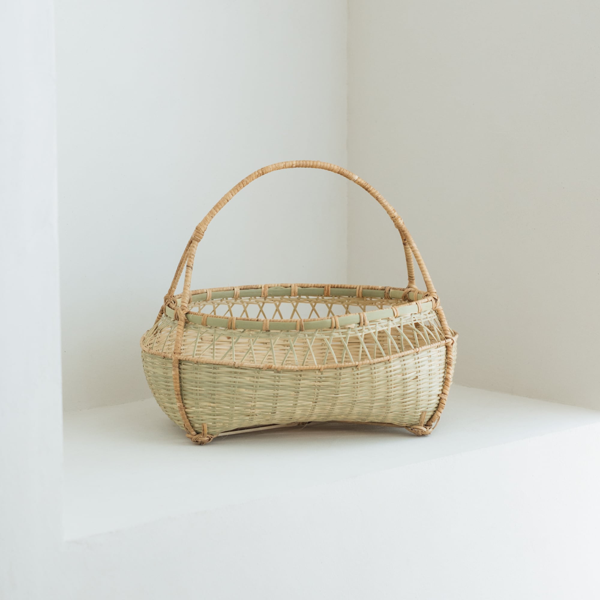 手提げ籠 淡色│mrak