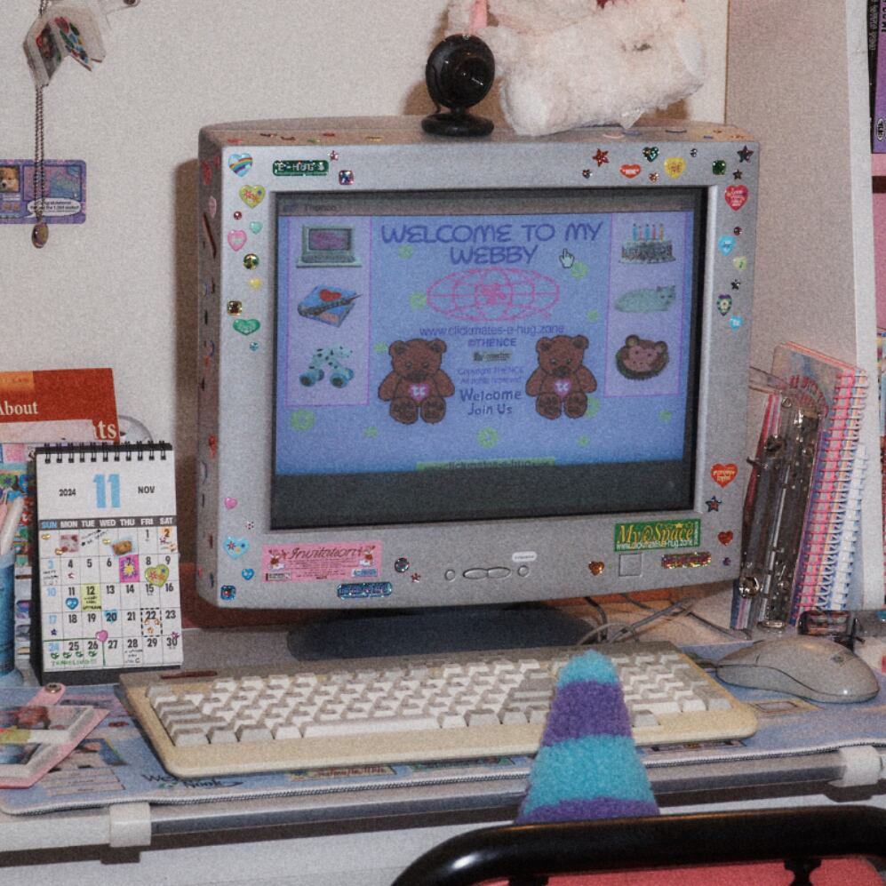 カーテン meme Swipe ⬅️ An artist has left the internet in meltdown after