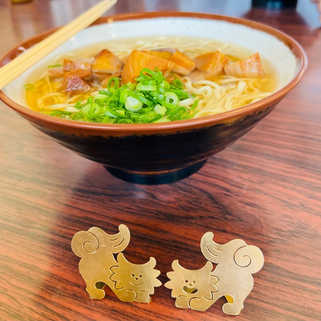 おしりトントンしてほシーサー　真鍮　ペア置物