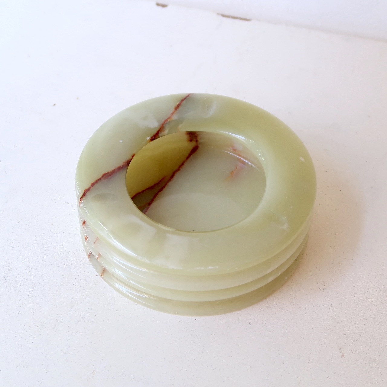 バネのようにアッシュトレイ3