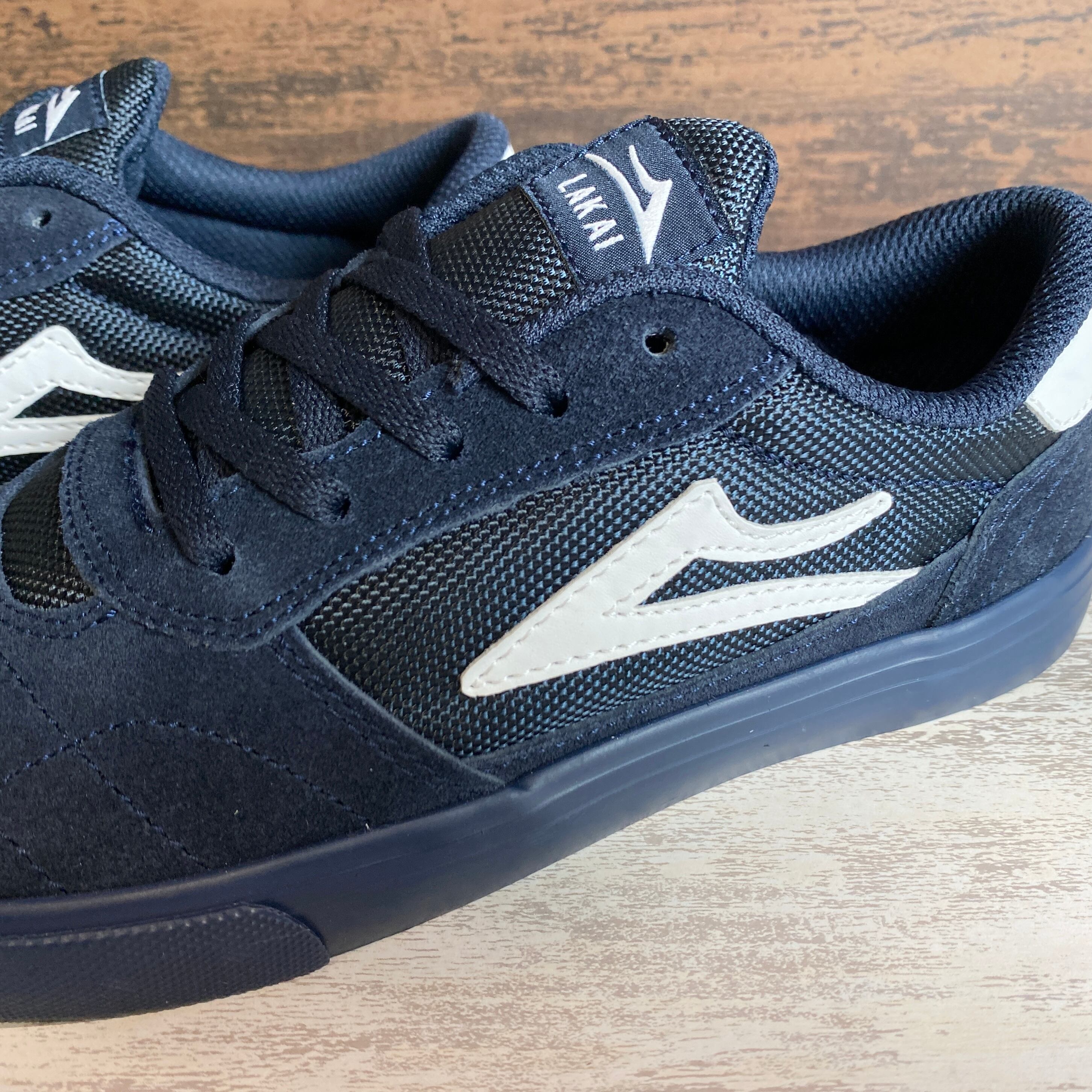 LAKAI ラカイ CAMBRIDGE MIDCREAM/NAVY US8 LAKAI ラカイ CAMBRIDGE MIDCREAM/NAVY US8 Lakai Footwear