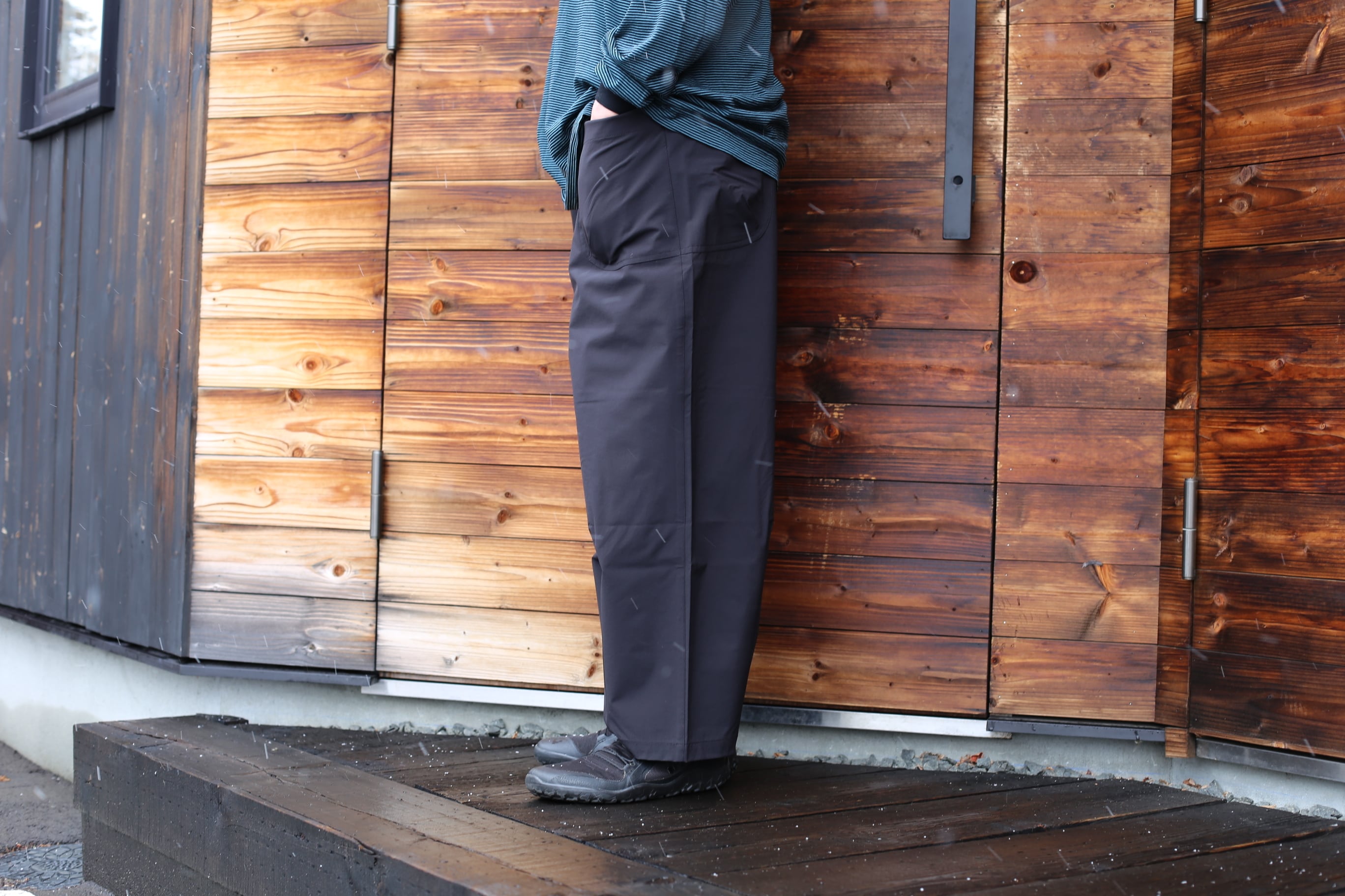 ソフトシェルのカーブパンツ | 01. Outdoor & Life Shop