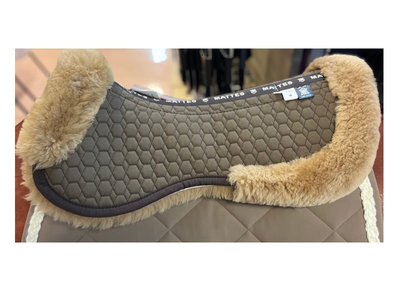 MATTES VS ムートンパット(乗馬用品) MATTES VS ムートンパット(乗馬用品)の通販 by るりらり's shop｜ラクマ