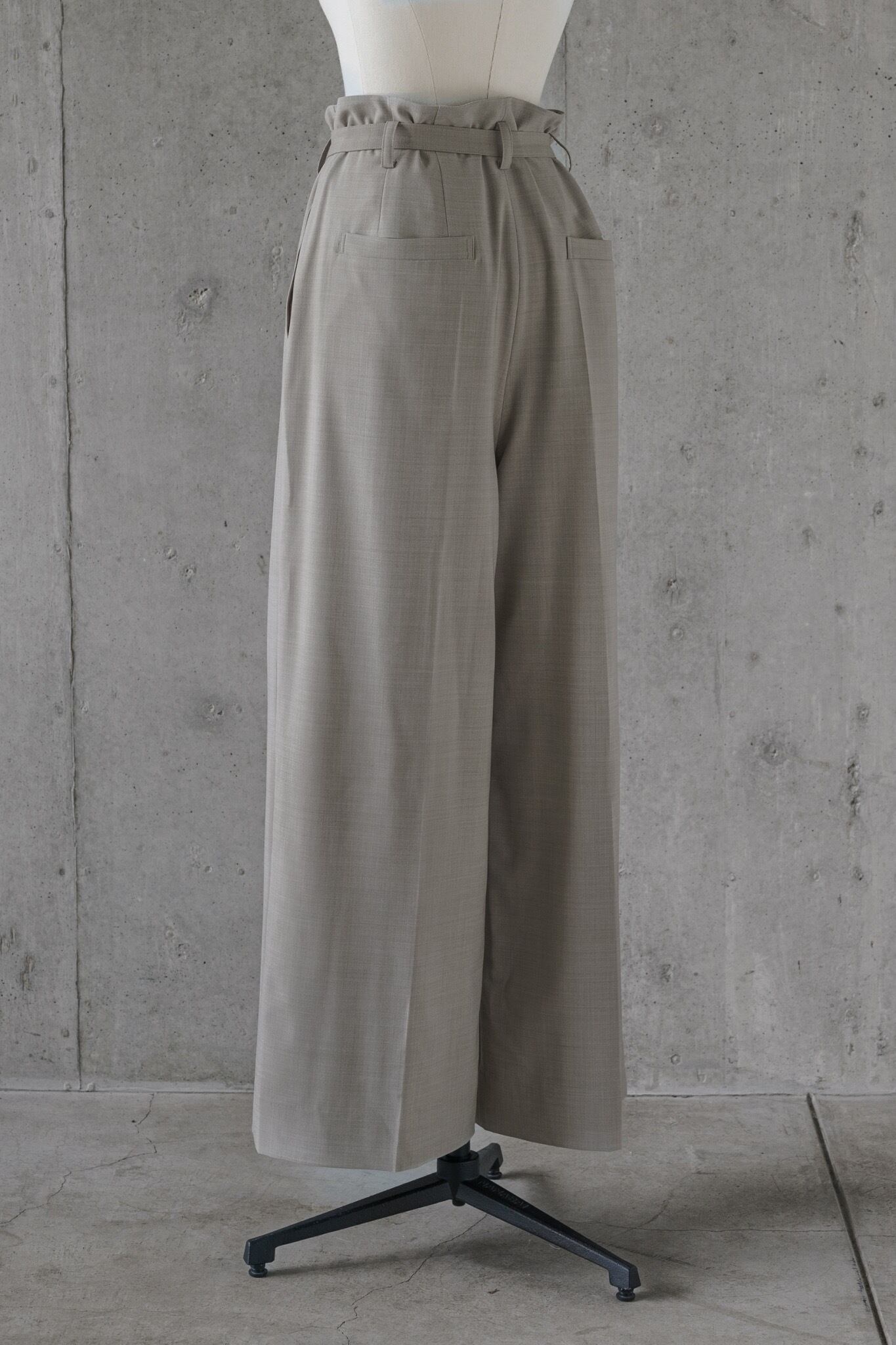 タグ付未使用！roughlow SIZE LESS PANTS サイズ2 size less pants (black) 11月中旬頃から11月下旬頃発送予定 | roughlow