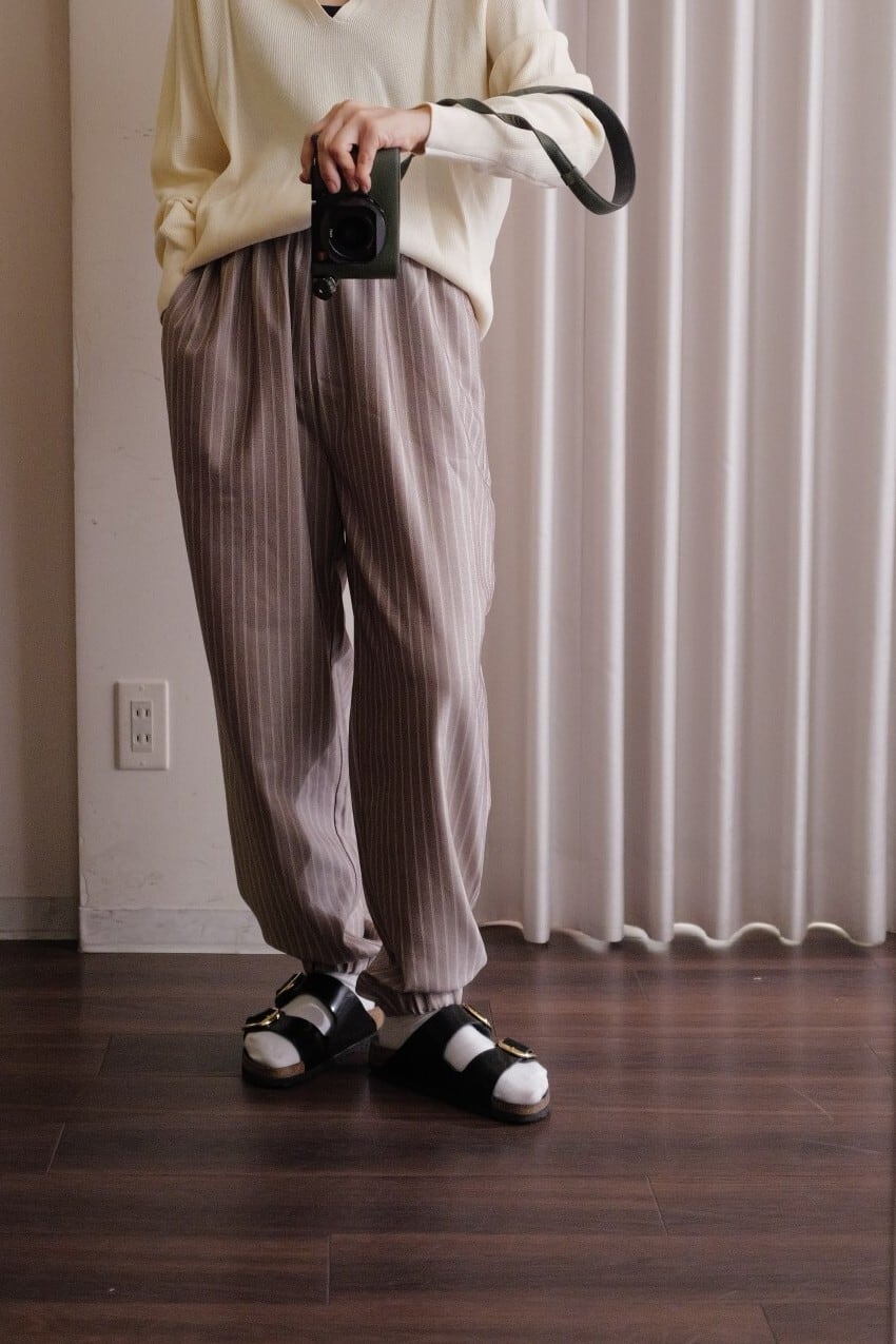 IKITSUKE stripe jogger pants beige