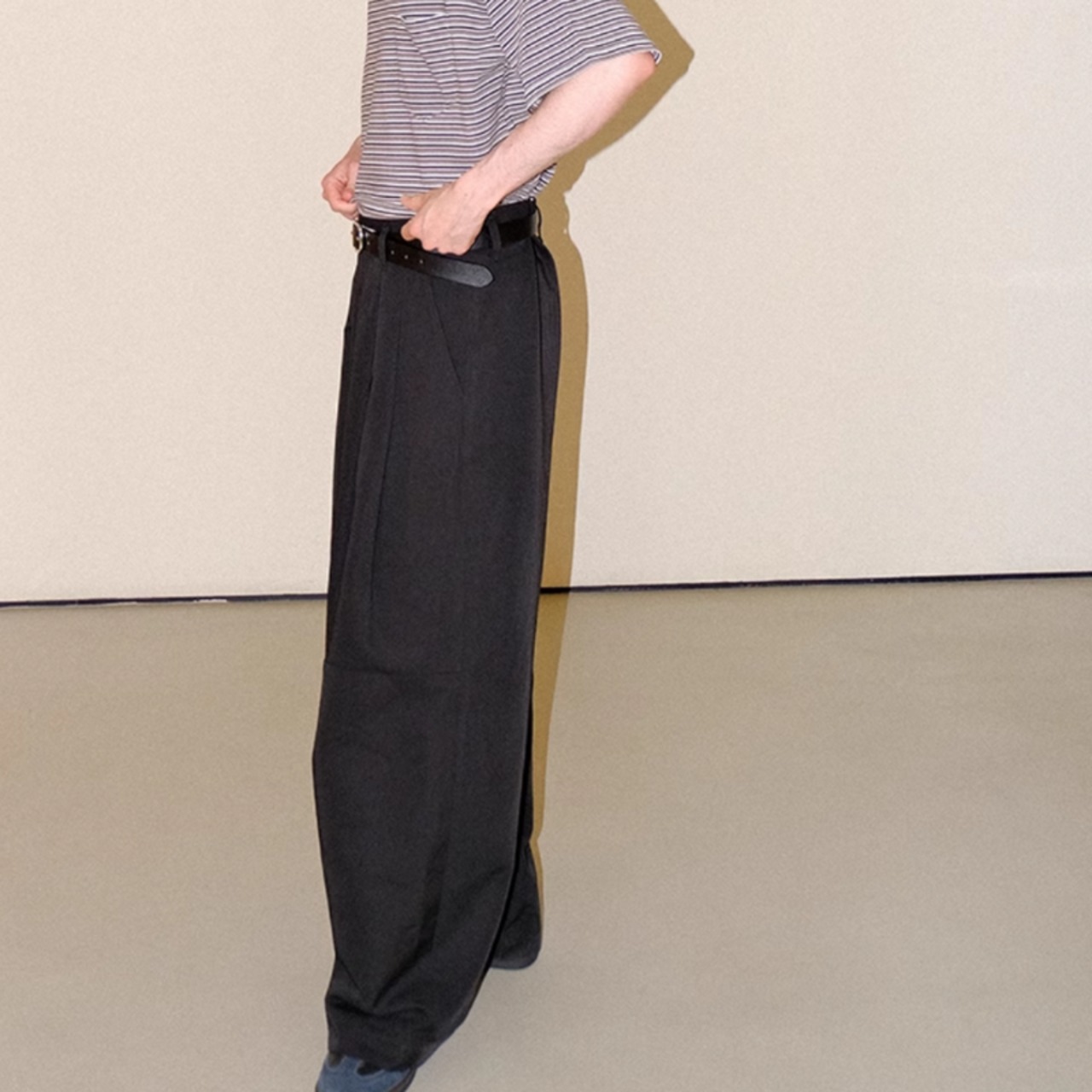 立体裁断ゆったりカジュアルパンツ　0740