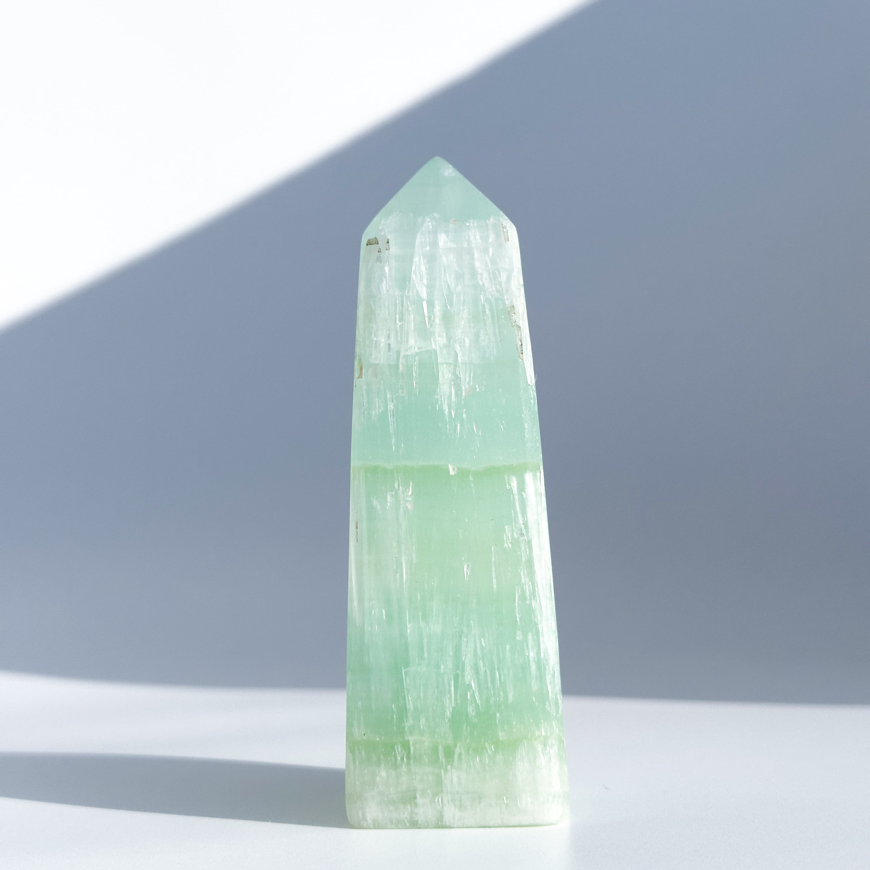 ピスタチオカルサイト タワー41◇ Pistachio Calcite ◇天然石・鉱物
