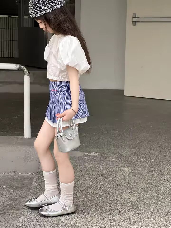 ×××刺繍ブルーチェックスカート