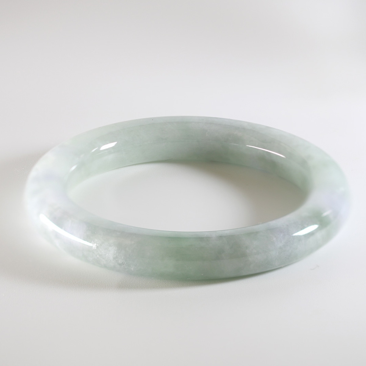 内径60.5mm】艶やかな白〜紫〜緑〜青の絶妙なお色味！ 翡翠 バングル 