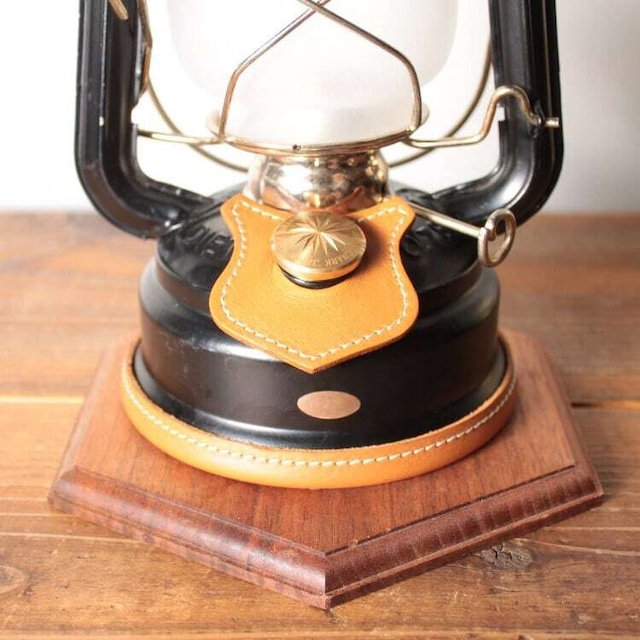 【What Will be Will be  ホワットウィルビーウィルビー】エンブレム風オイルランタン用レザータンクエプロン（小）