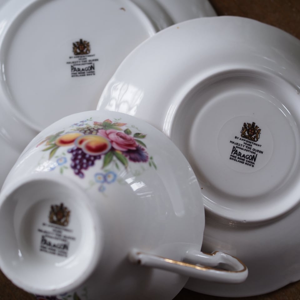 英国パラゴン 金彩果実文 フルーツ絵柄トリオ グリーン カップ