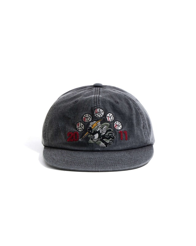 [EASTLOGUE] ANGEL FELIX DICE EMBROIDERED CAP / CHARCOAL 正規品 韓国ブランド 韓国ファッション 韓国代行 イーストローグ 日本 店舗