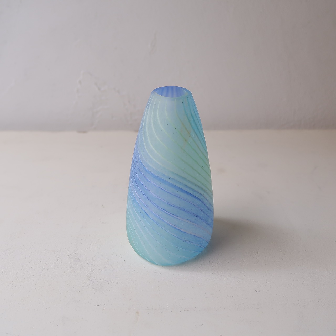 水彩画のような花瓶