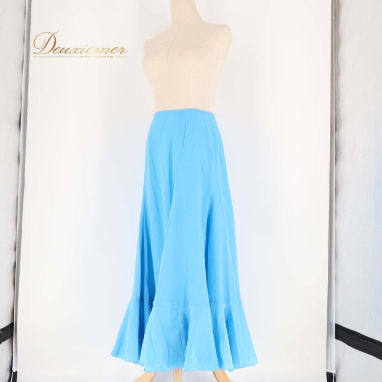 フラメンコ 衣装 ソニアジョーンズ SONIA JOHNES  ペチコート スカート ファルダ 水色 無地 軽い 薄い ダンス パーティ 発表会 ボランテ フリル ブルー系 フラメンコ衣装 スカートダンス ペチコート ファルダ おしゃれ 発表会衣装 踊り用衣装 軽量 上品 シンプル ステージ衣装