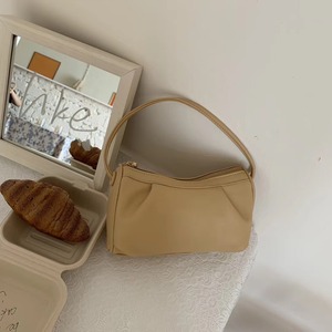 シンプルショルダーバッグ