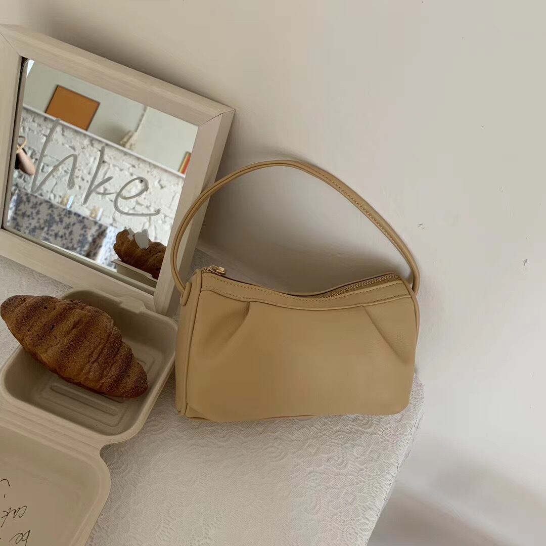 シンプルショルダーバッグ