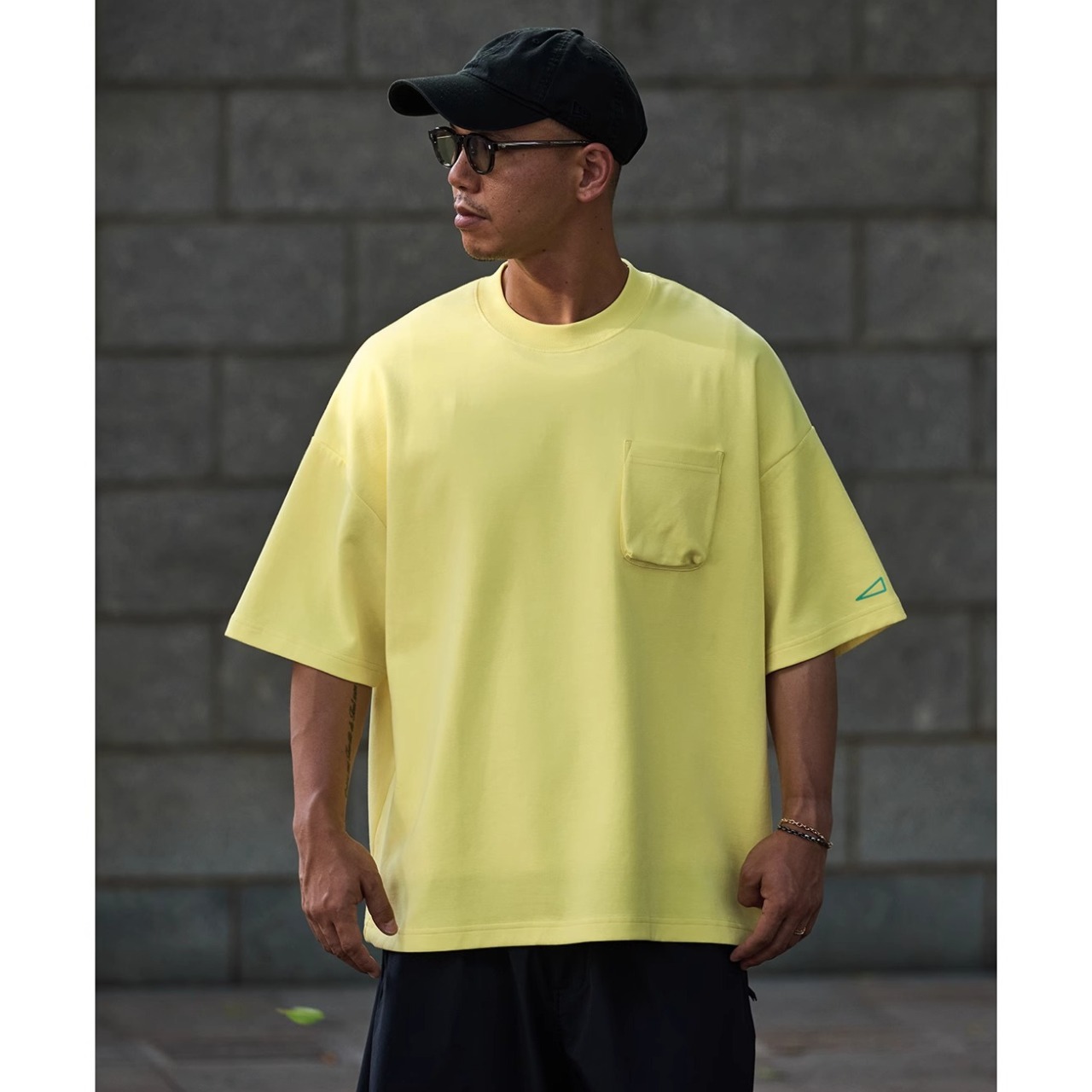 Back logo pocket tee 0933 - 12