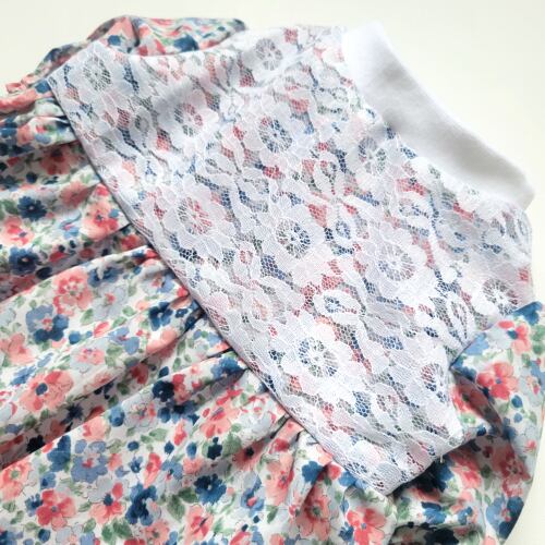 ♥︎︎sakusaku様♥︎︎ ハンドメイド 犬服 フラワーストライプ レースワンピース 犬服*レース切り替えフラワーワンピ//ブルー×ホワイト | ももさく