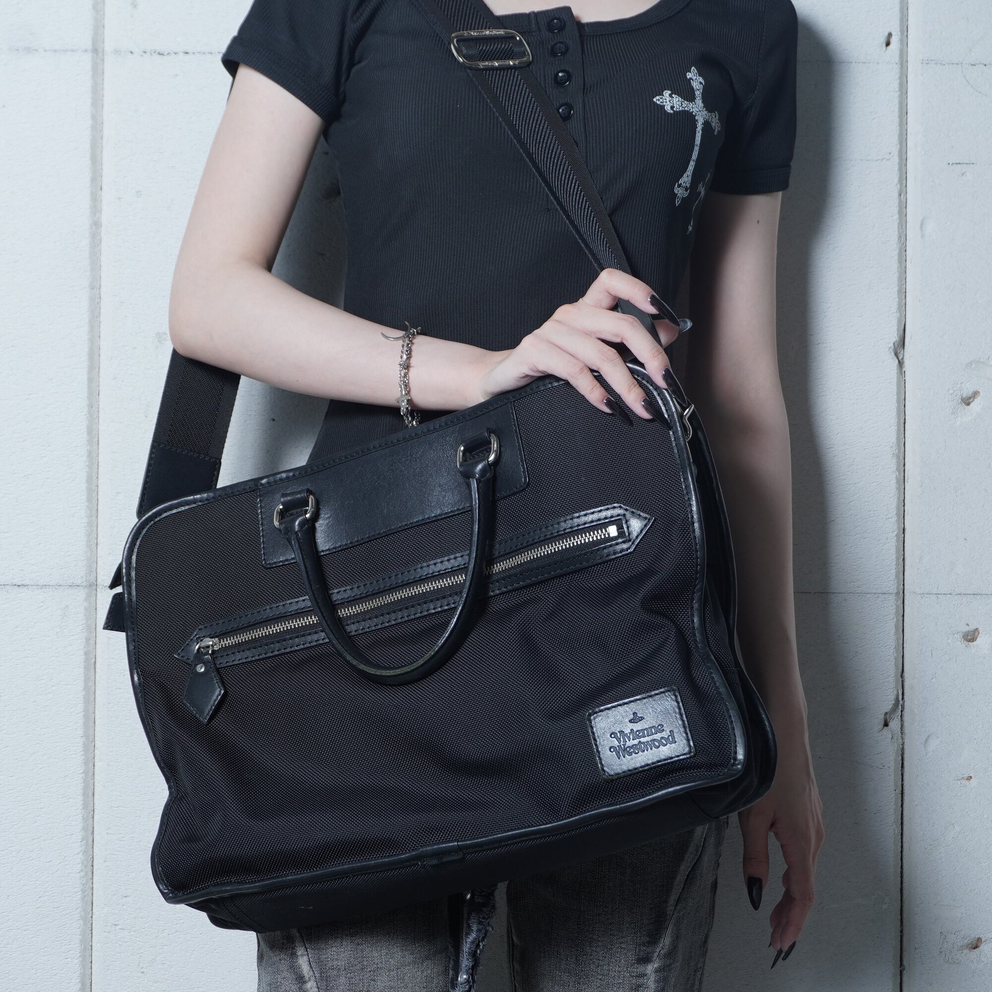 ヴィヴィアンウエストウッド ショルダーバッグ ALEX ベルト 黒 新作☆Vivienne Westwood☆ALEXロゴ文字レザーベルト☆2色より