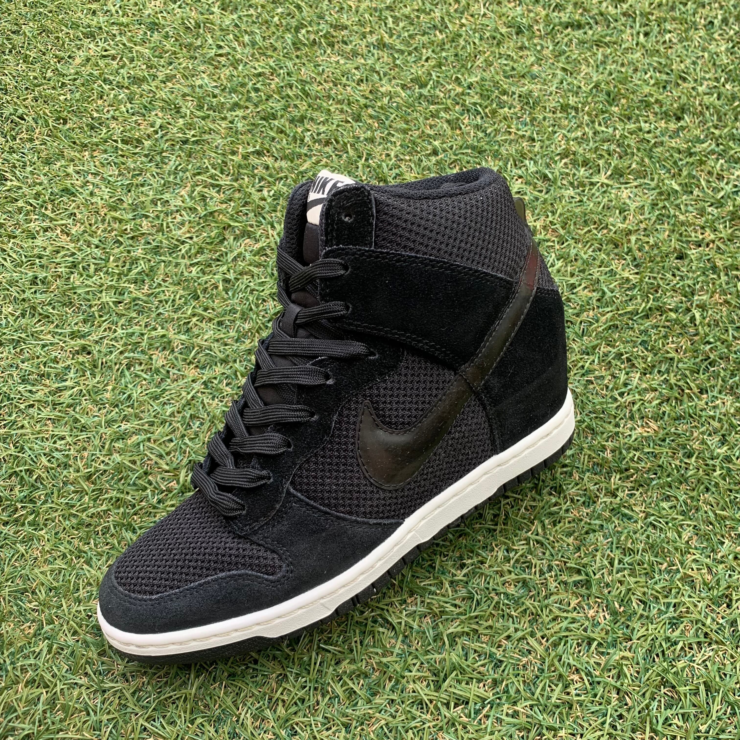NIKE DUNK SKY HI ESSENTIAL ナイキ ダンク スカイハイ エッセンシャル