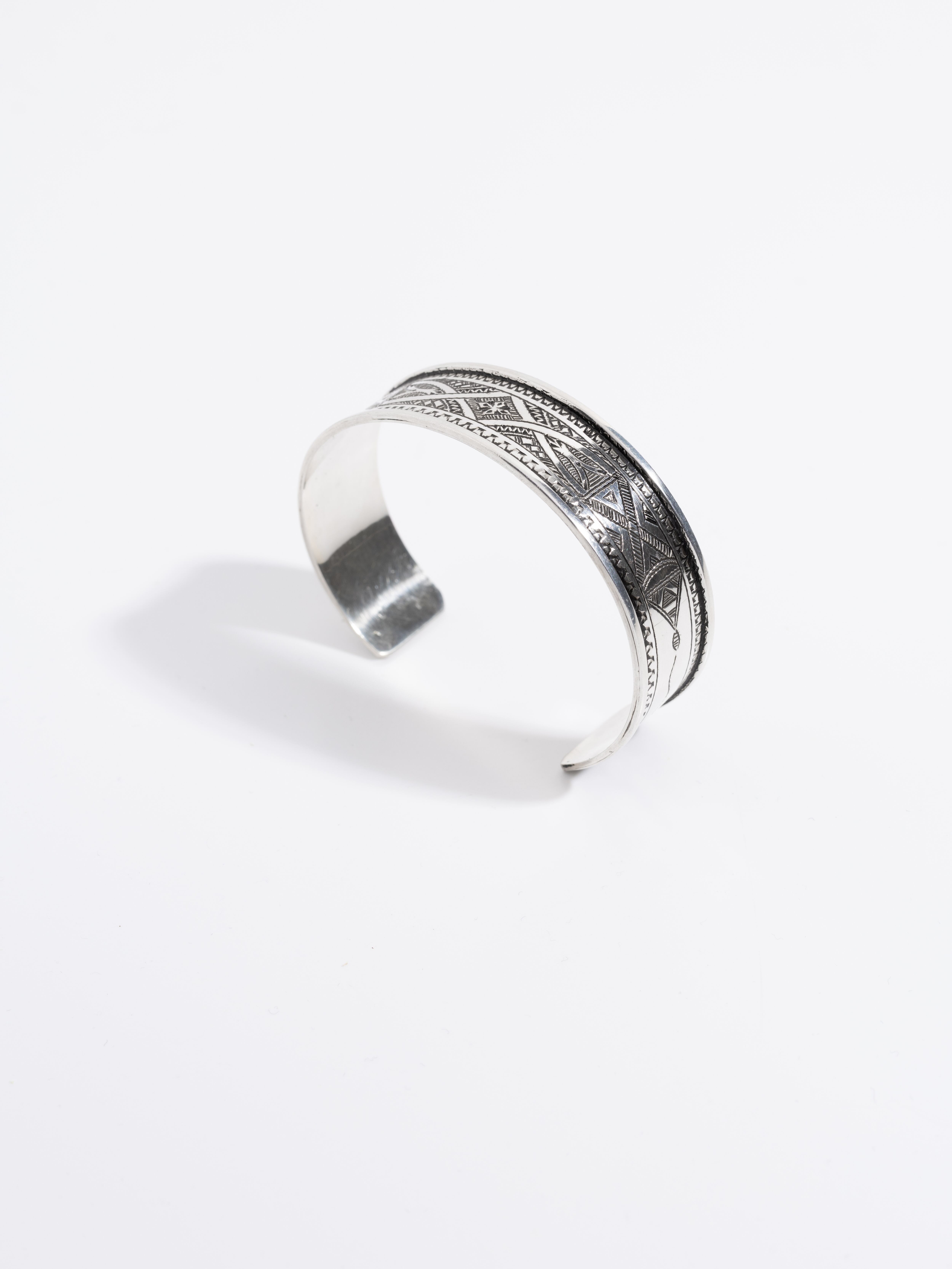Tuareg vintage geometric patterns cuff bracelet 2