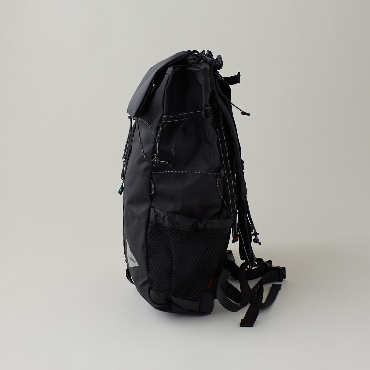 and wander(アンド・ワンダー) ECOPAK 30L backpack - black メンズ 