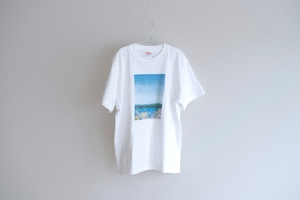 青い空と紫陽花を描いた、Tシャツ