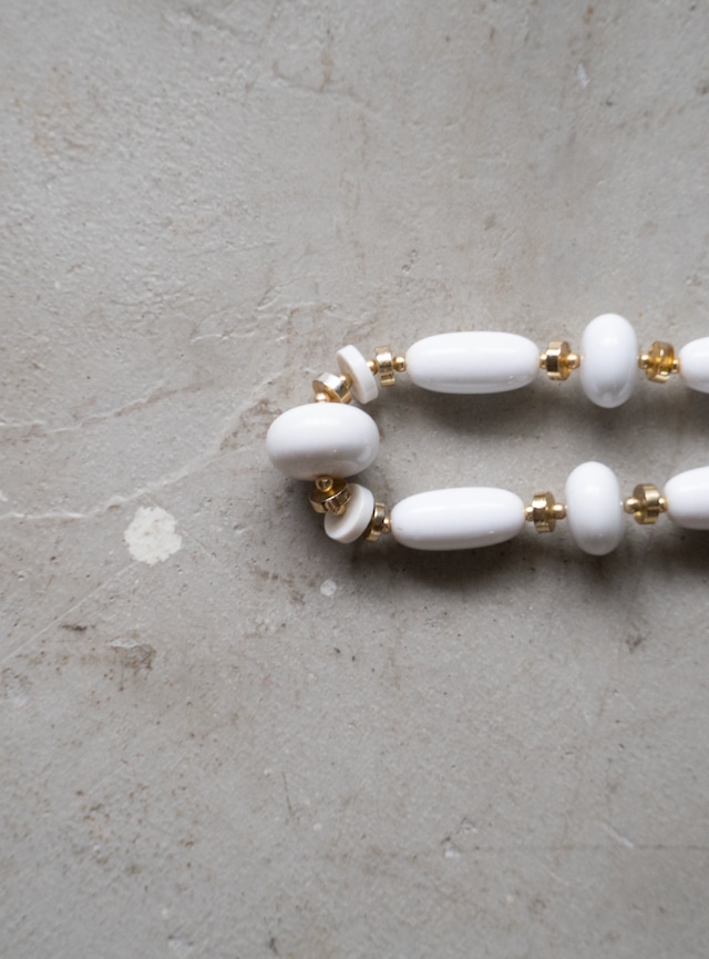 unknown 1980s White oval gradation necklace