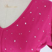 社交ダンス 衣装 スタンダード トップス レッスンウェア レディース ラインストーン SEKINE セキネ 派手 ピンク系 練習着 シンプル 上品 エレガント ダンスウェア スポーツウエア 可愛い おしゃれ ファッション フォーマル お出かけ パーティー ジャズ ダンス ドレス アクセサリー キラキラ スパンコール レディーストップス 半袖 フィット感 伸縮性 丈感 菠菜色系