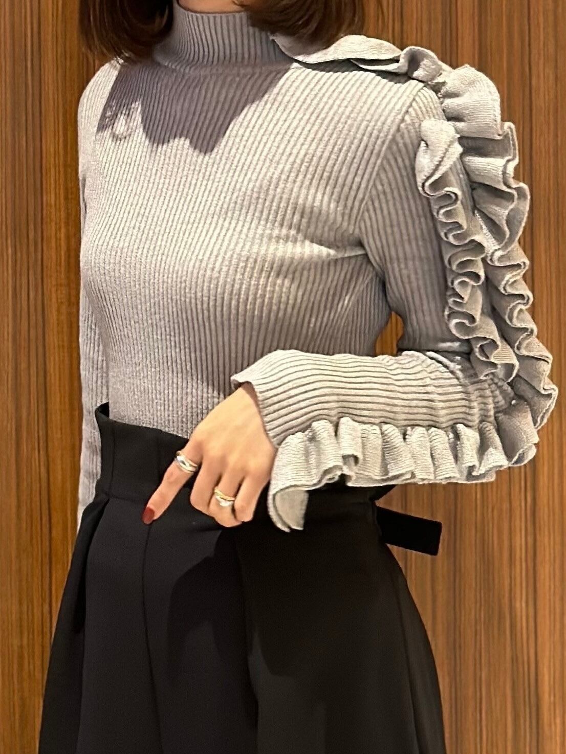 rady♡様商談中 HYEON ヘヨン 長袖タートルネックフリルリブ トップス HYEON ヘヨンフリルニット新品