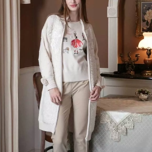 スーパービューティー ジャケット 胸元スパンコール 刺しゅう ボアニット コート 2421025 ホワイト 2024年秋冬 オーラボー Super Beauty 大人かわいい服 大人スタイル キレイメ レディース アパレル 女性 M L LL 30代 40代 50代 60代