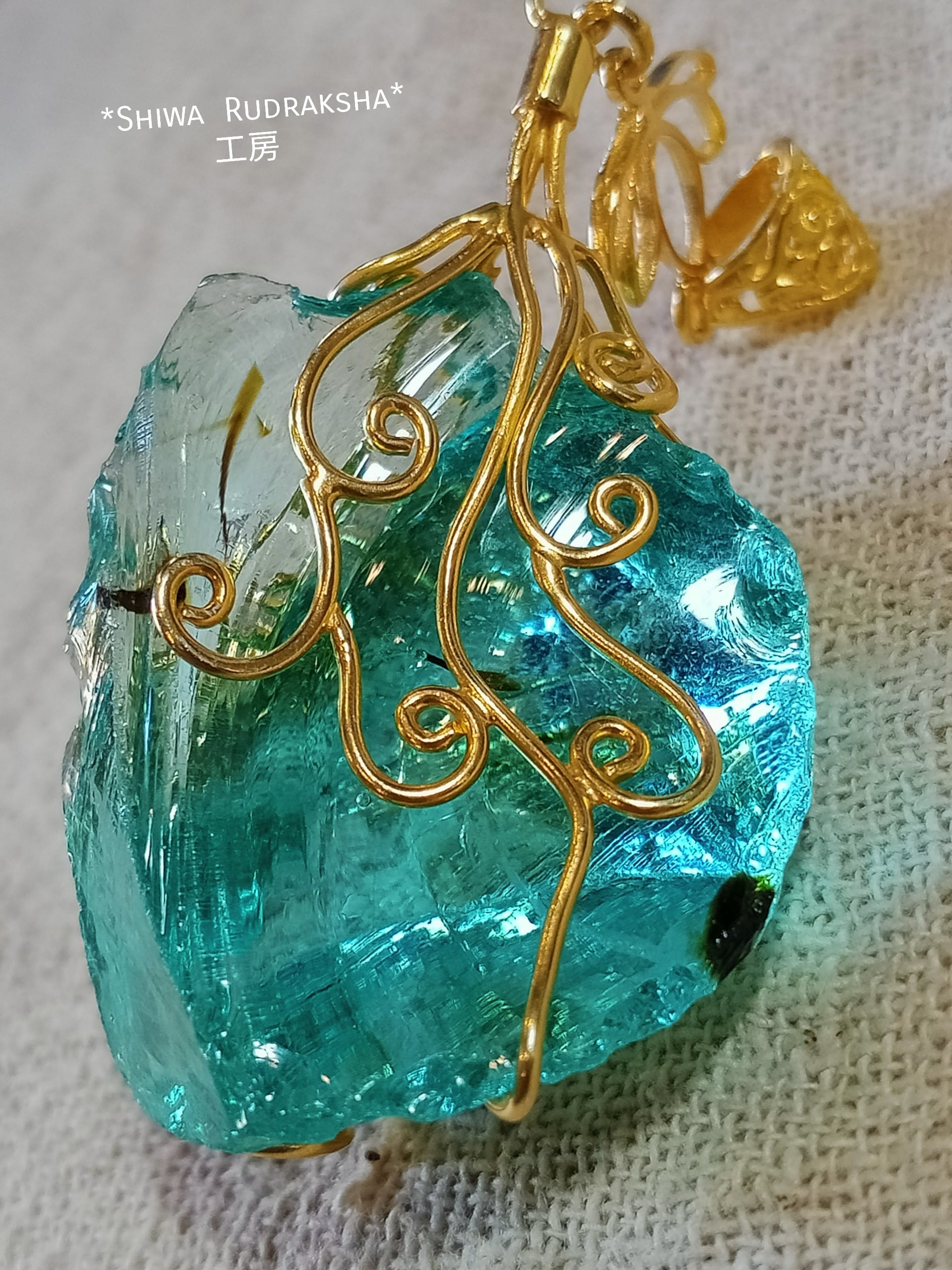 インドネシア産アンダラクリスタル】ミントグリーン☆ペンダントトップ