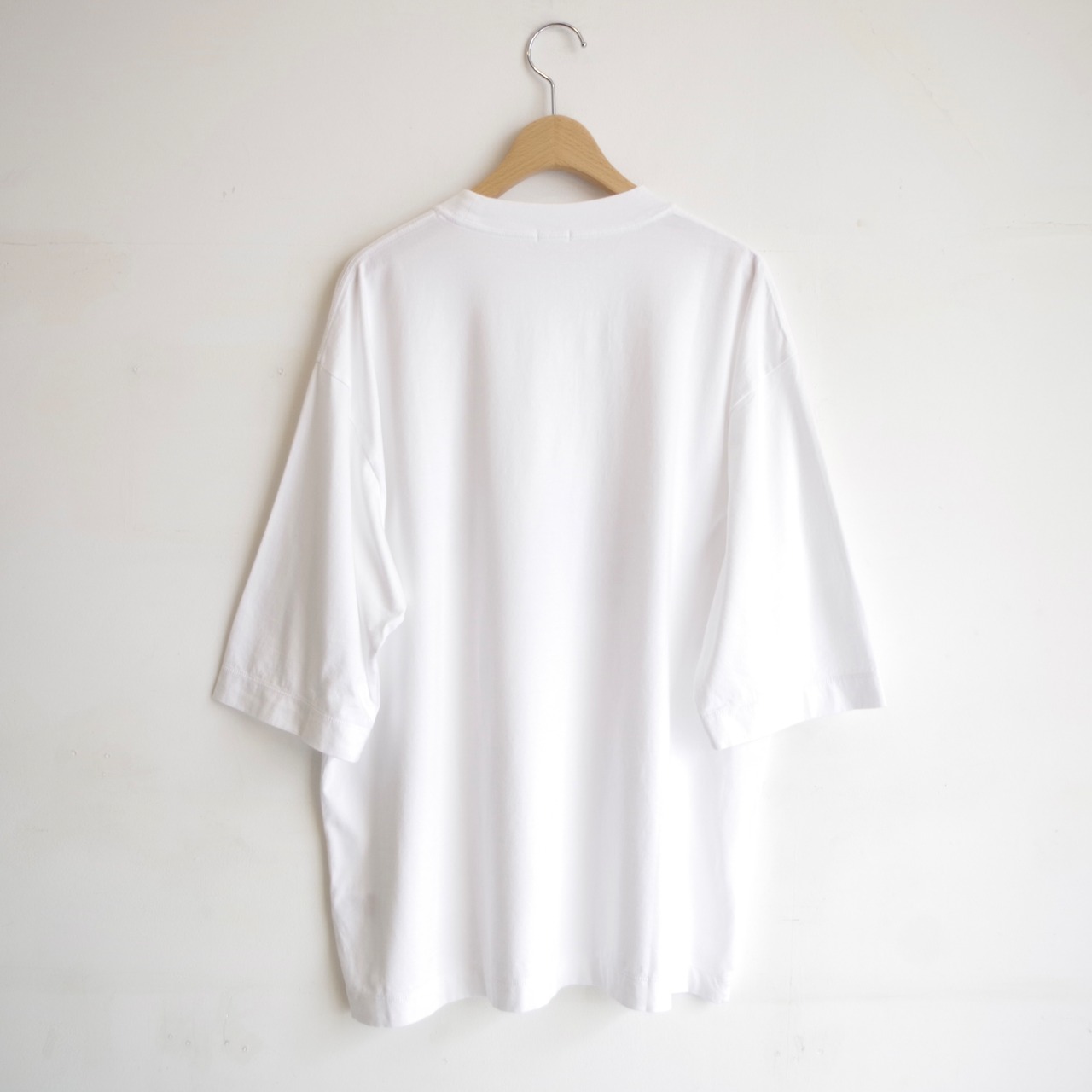 LOEFF SLEEPING CAT TEE