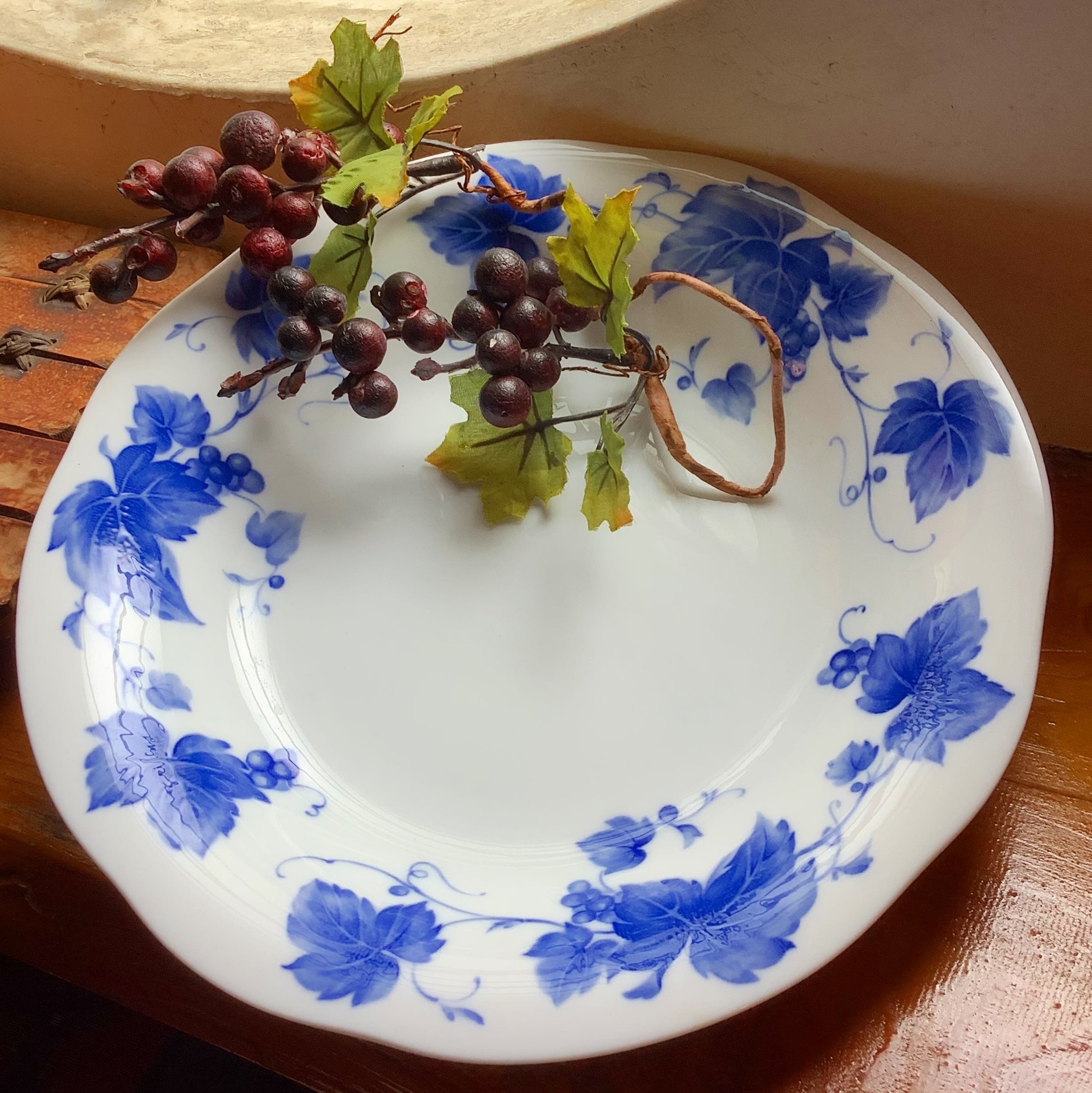 昭和レトロ たち吉 彫花鳥 角皿 | 骨董 かりん