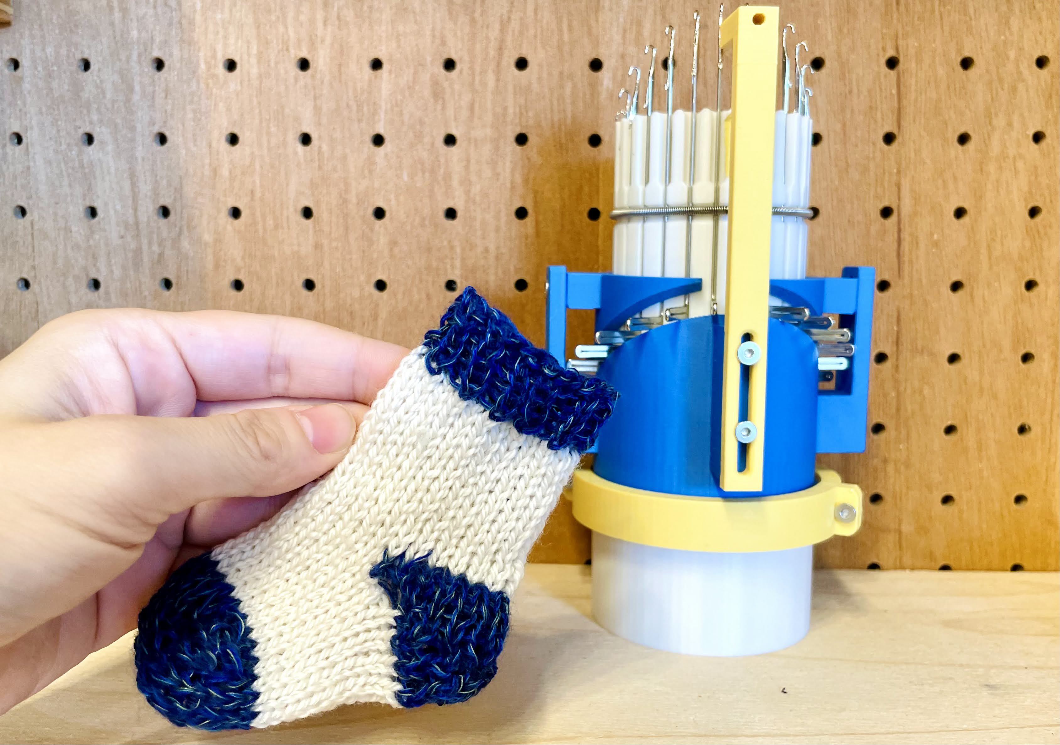 ミニ筒編み機 Tiny Circular Knitting Machine | 港の靴下工房