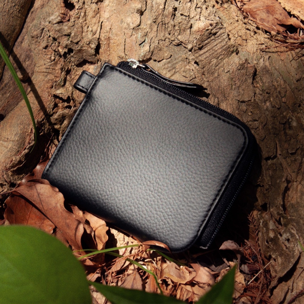 Legato コンパクト財布　バナナ　ブラック