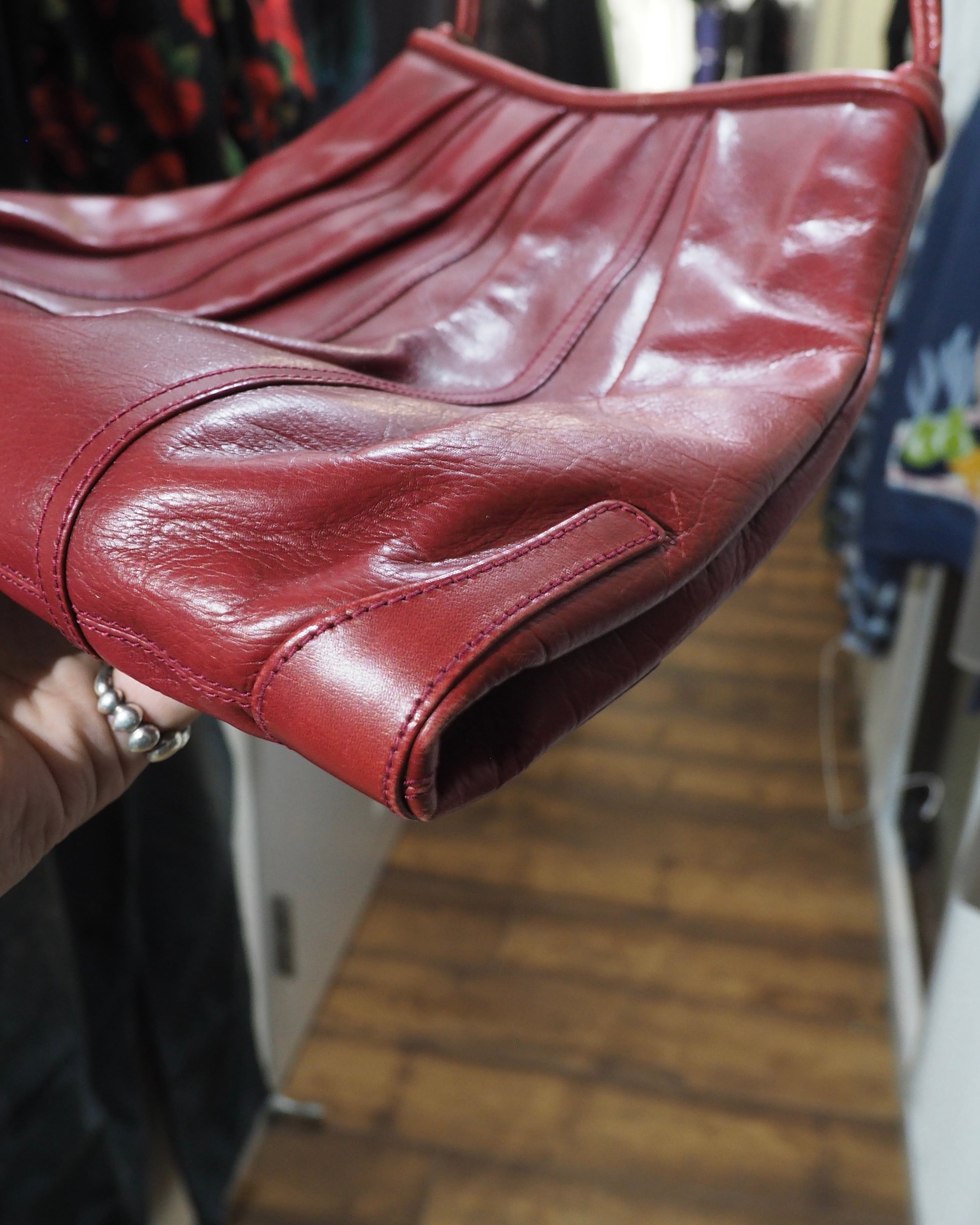 " Etienne Aigner " Dark Bordeaux Color vintage leather shoulder Bag
