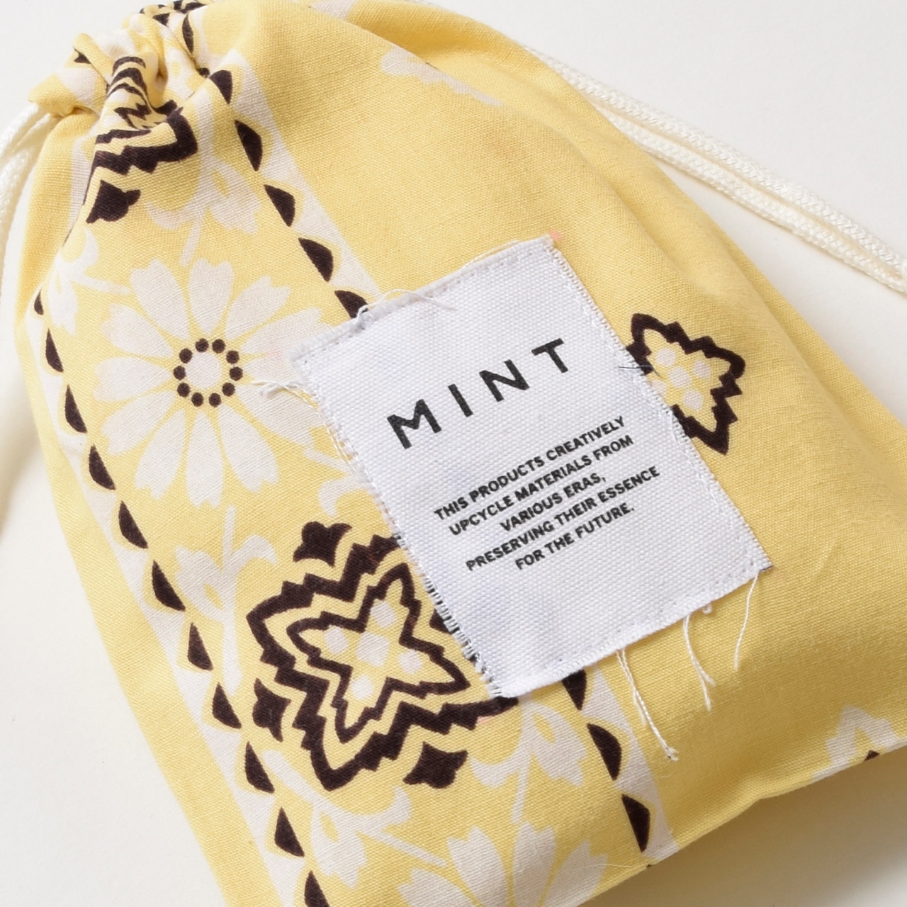 MINT ヴィンテージバンダナ 巾着ポーチ イエロー Sサイズ