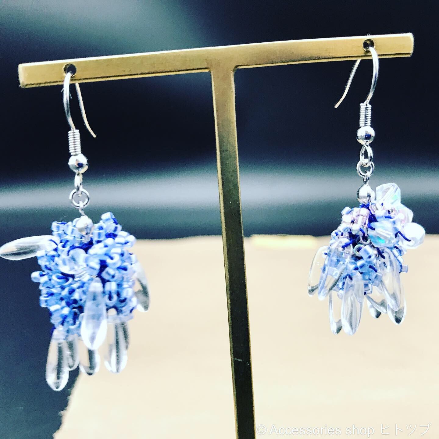 0187:blue×clear チェコガラスのフックピアス