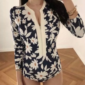 2色 花柄 モノキニ オールインワン 水着 ビキニ 送料無料 レディース 海 リゾート プール フロントファスナー 大人可愛い かわいい きれいめ 大人女子 セクシー エレガント 肌見せ デコルテ 無地 春 夏 ガーリー 10代 20代 大人 学生 韓国系 お出かけ 外出 きれいめカジュアル 着回し ファッション デート コーディネート 重ね着 休日 特別な日 お祝い 記念日 メンズウケ カジュアル 春コーデ 夏コーデ おしゃれ シンプル ゆったり 細見せ 30代 ワンポイント ママ ママコーデ