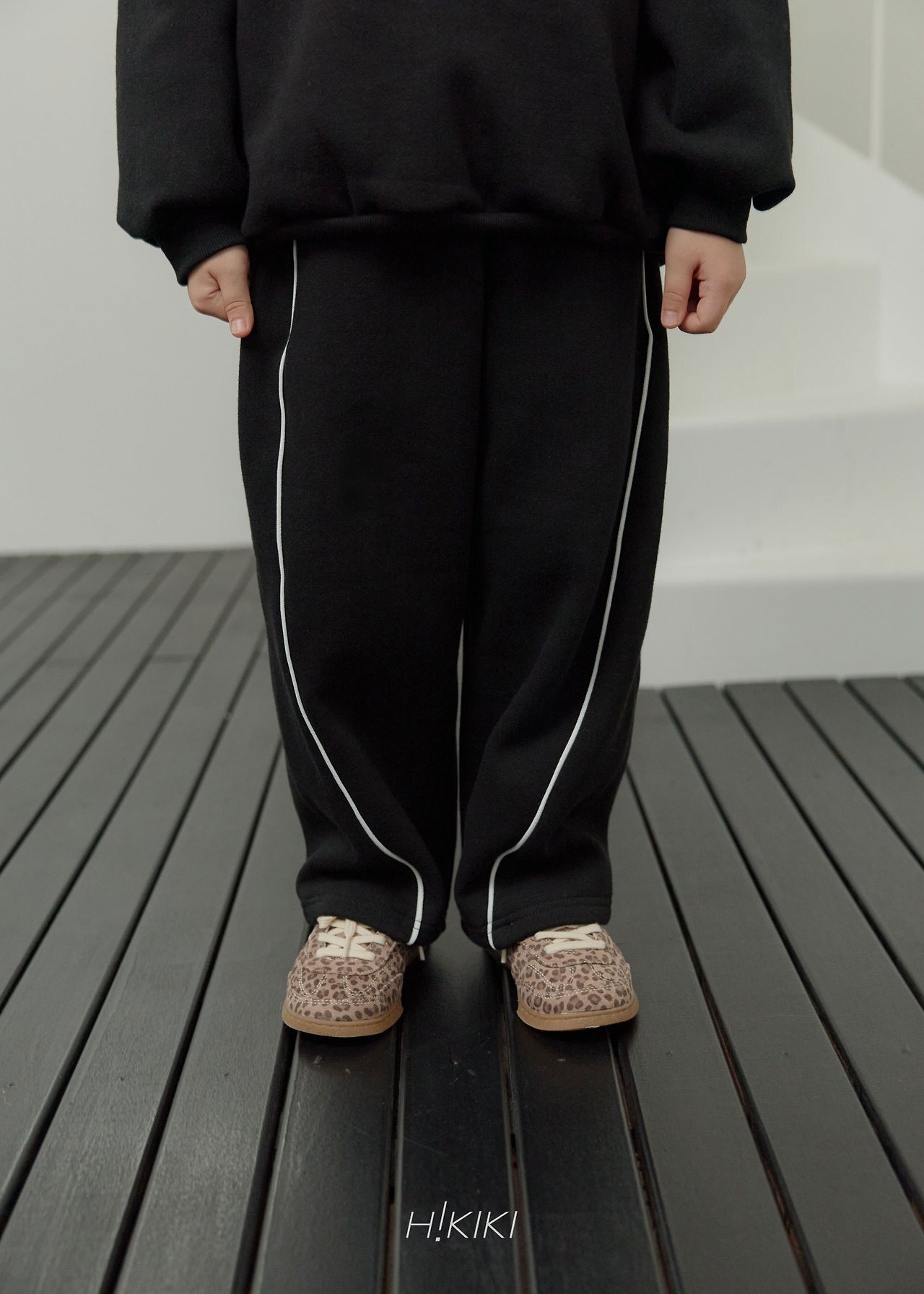 HIKIKI［取寄］line wide pants 26winter