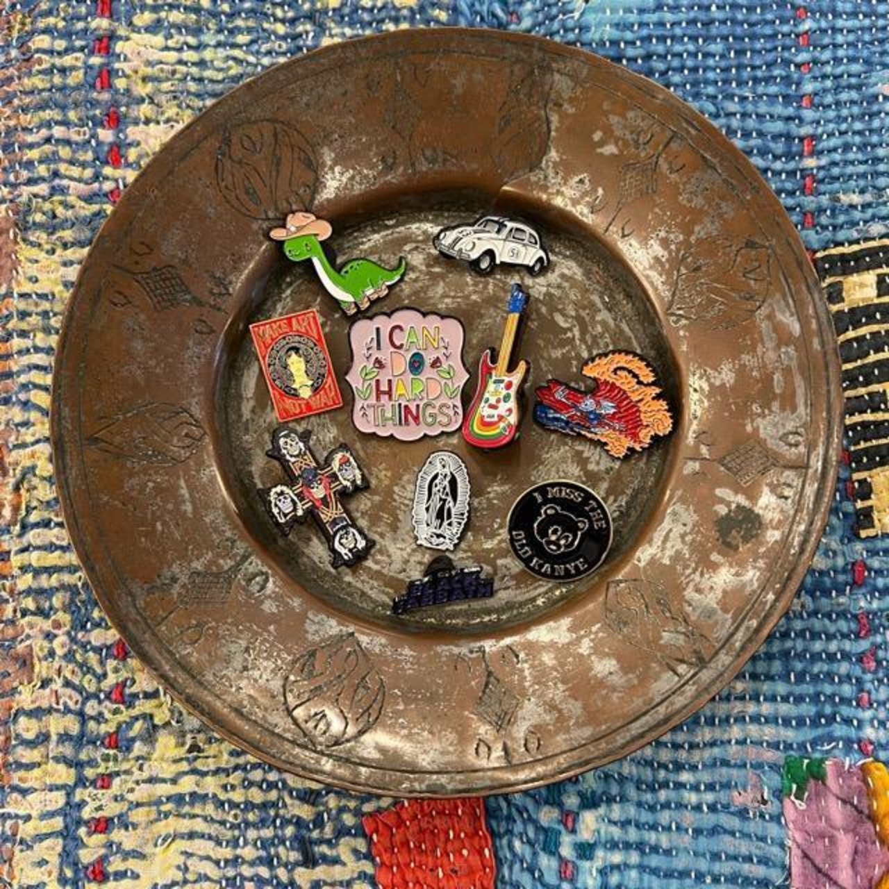 TOPANGA Jewelry pin brooch　Cowboy Dinosaur　カウボーイダイナソー　恐竜 ピンブローチ　　プレゼント　ギフト　