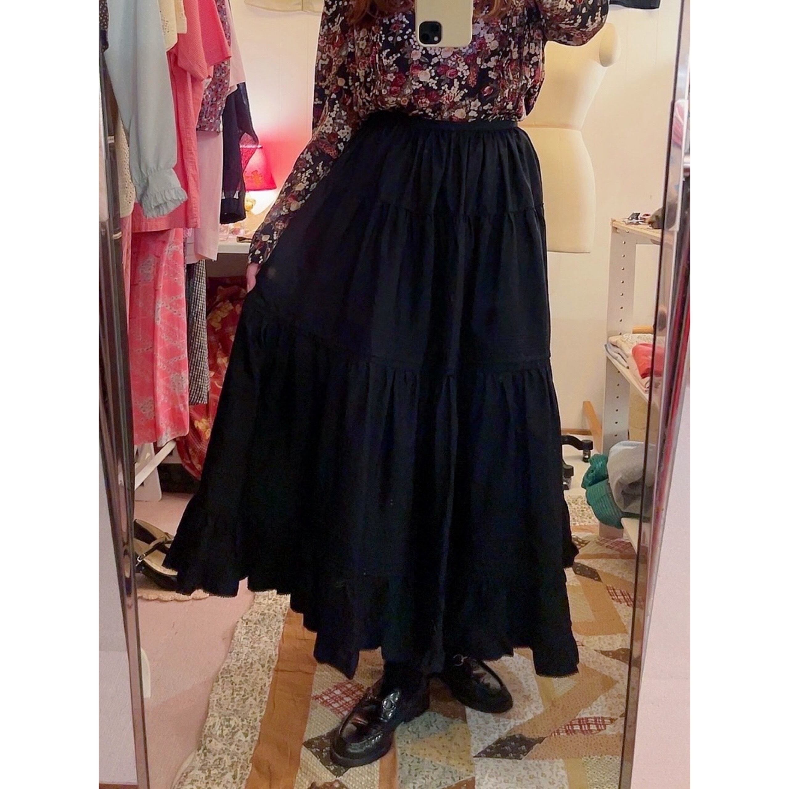 KETTY / black frill tiered skirt
