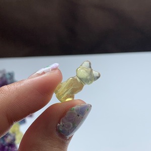 10.透明度有・可愛いフローライトねこちゃん