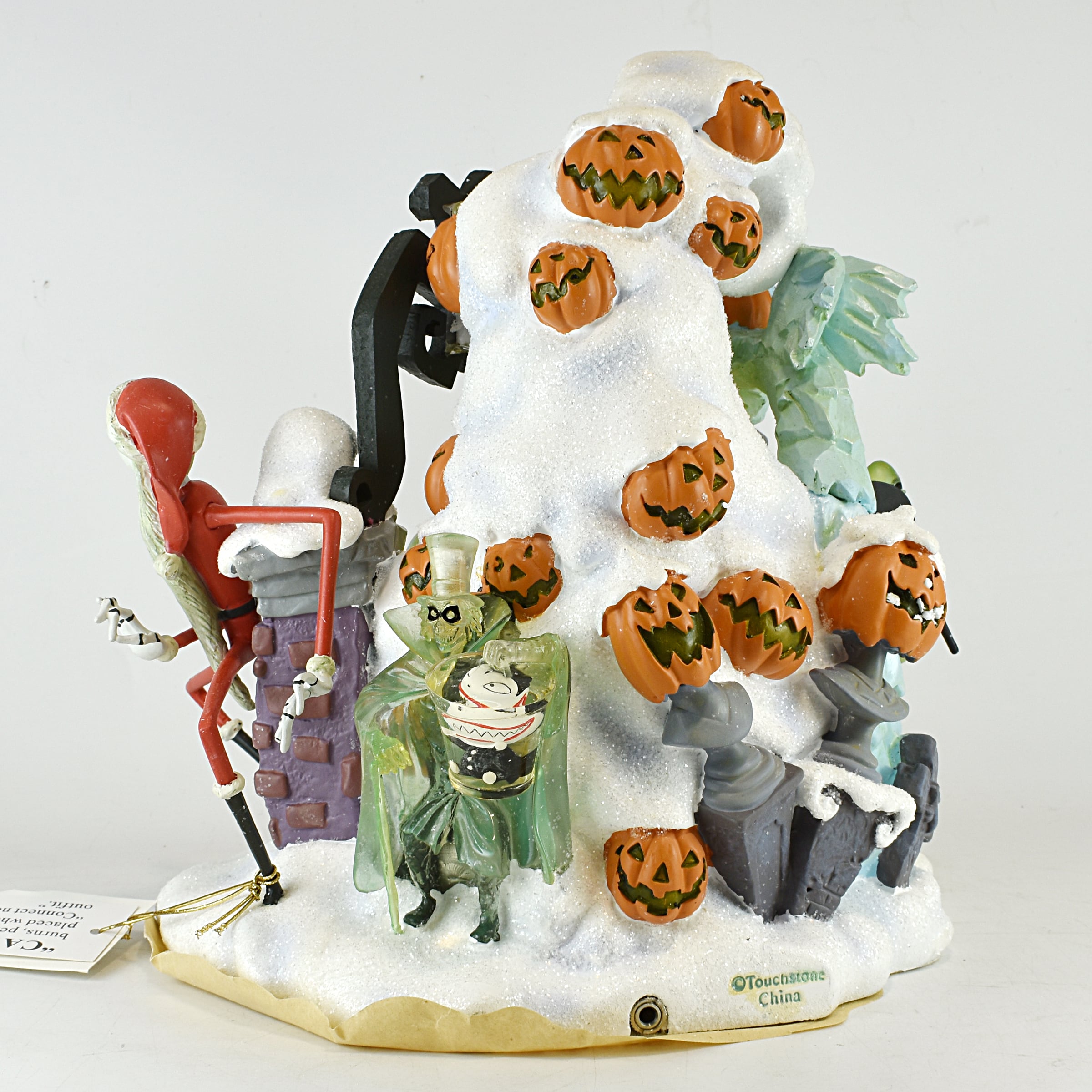 ナイトメア・ビフォア・クリスマス かぼちゃの墓場 ライトアップ