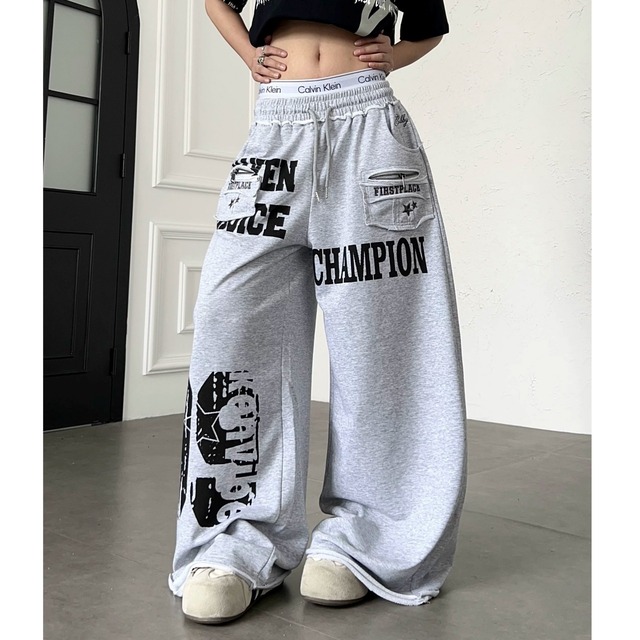 ロゴプリントローへムワイドラインスウェットパンツ 1col   R02545