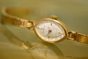 【ビンテージ時計】1965年3月製造　セイコー腕時計　日本製　クサリも当時のままでとても美しい時計です