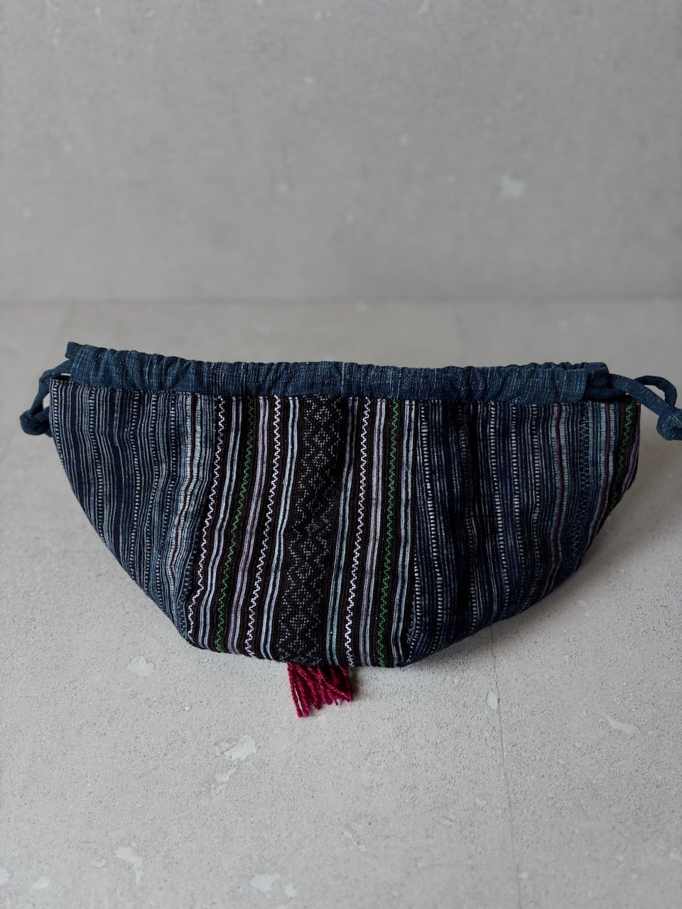 ロッカク 黒モン族 ろうけつ染め 刺繍 バック | bami モン族スカート通販