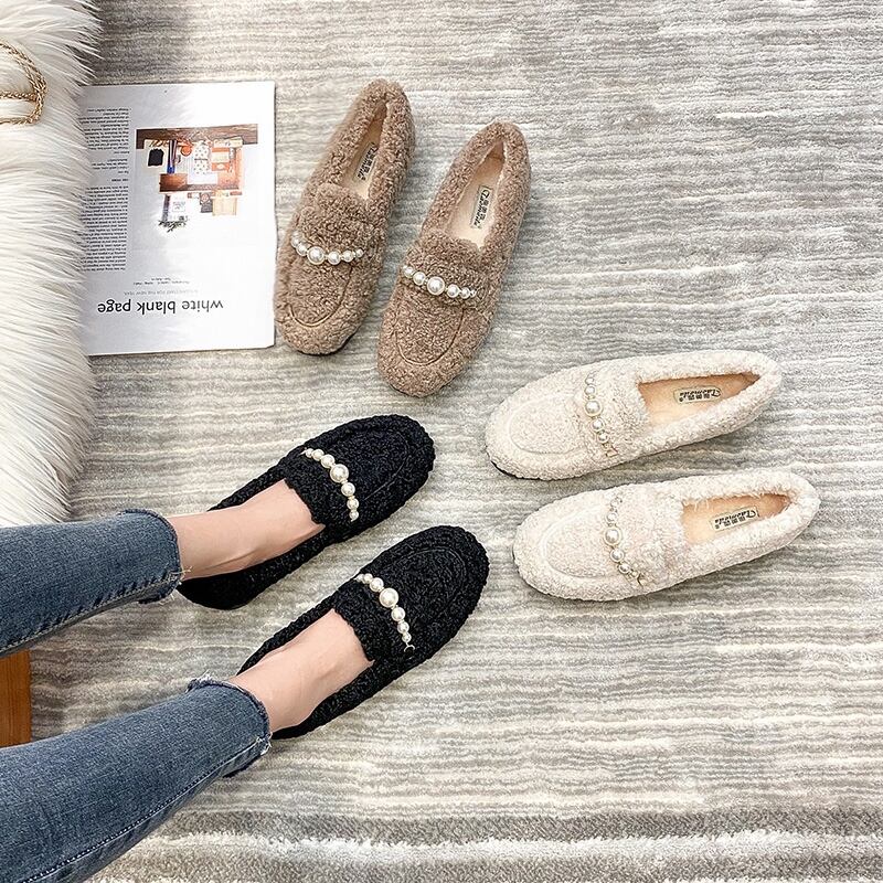 フラットシューズ ぺたんこ靴 ラウンドトゥ もこもこ パール ゆったり 疲れない 大人可愛い カジュアル ガーリー 秋冬 デイリー お出かけ デート 街角のカフェテラス